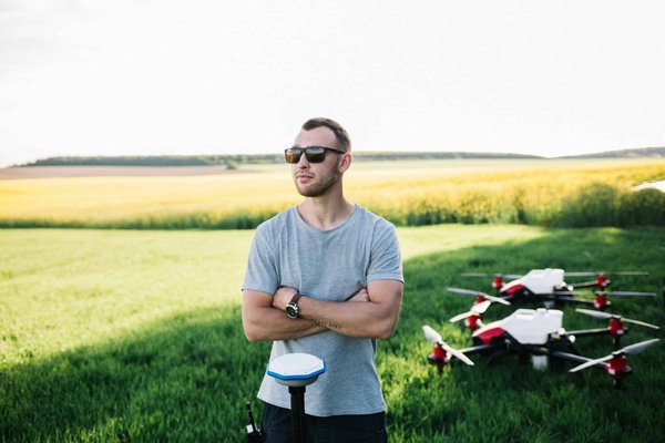 Quels sont les défis juridiques des entreprises utilisant des drones pour des services de livraison?